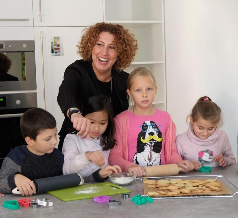 Gemeinsames Backen beim Vinnhorster Kindertisch