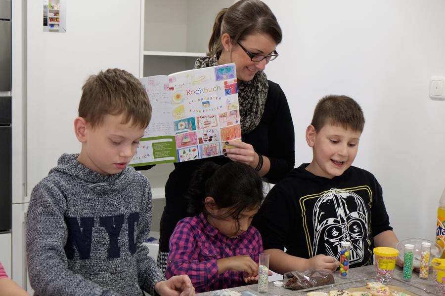 Gemeinsames Kochen beim Vinnhorster Kindertisch